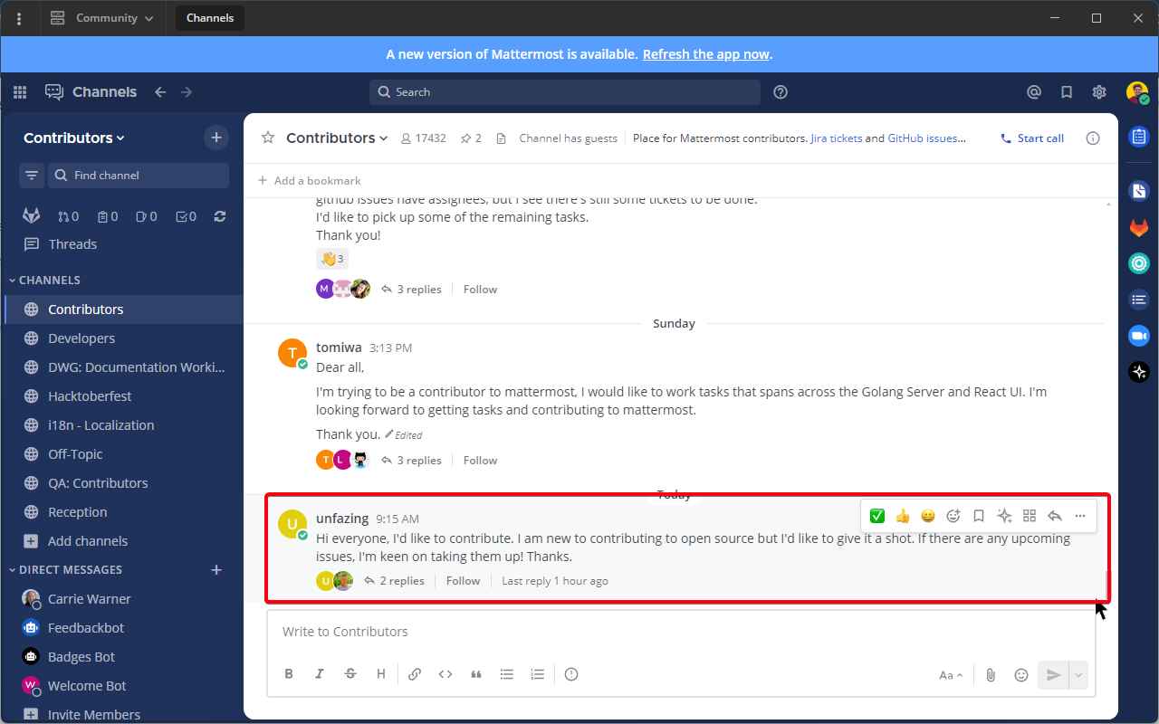 A dot on threads in a channel indicates unread replies.